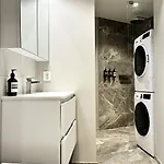 Spacious, Quiet, Creative Retreat 2br アパート