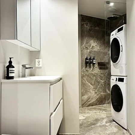 Spacious, Quiet, Creative Retreat 2br Appartement